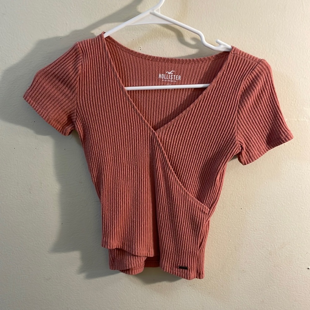 Very soft cropped T-Shirt! Brand: Hollister, Size: XS, Color: Salmon